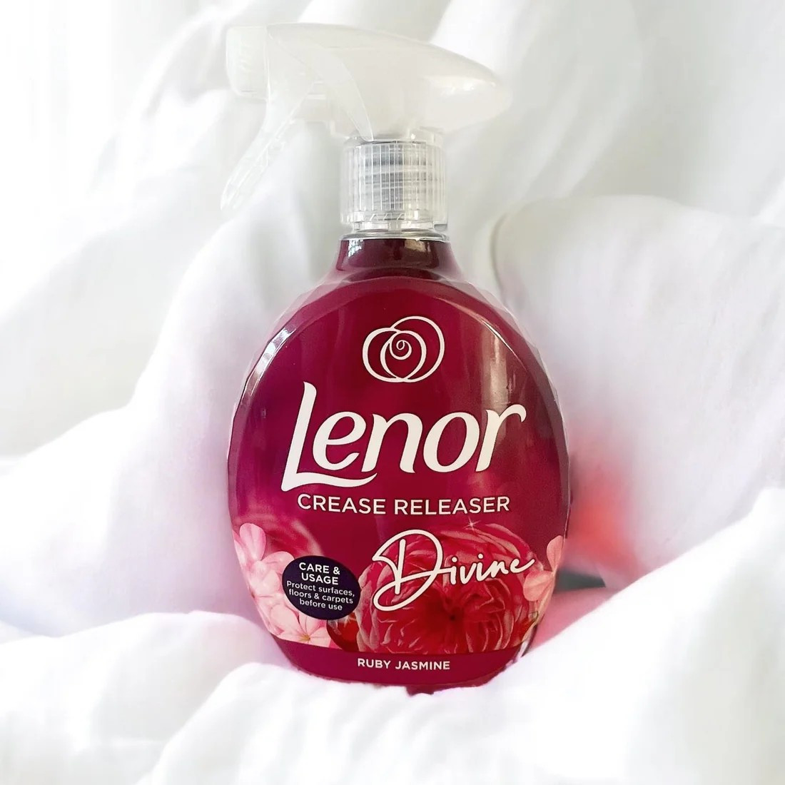Спрей для розгладження складок на одязі Lenor Crease Releaser Ruby Jasmine 500 мл, фото 1