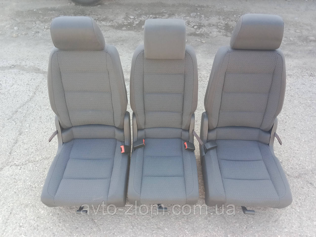 Задні сидіння Volkswagen Touran. Туран.