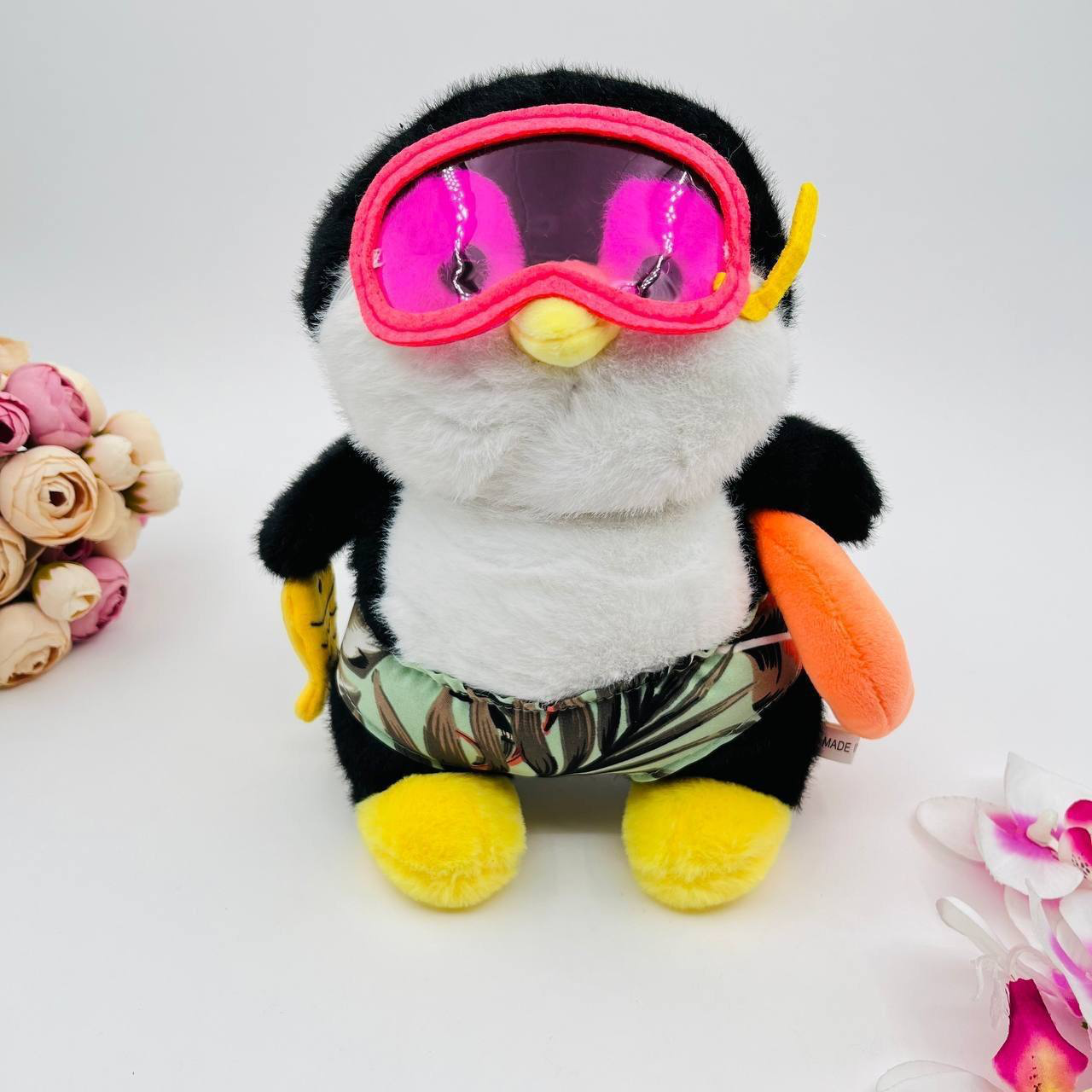 М'яка іграшка Пінгвін у масці 80 см