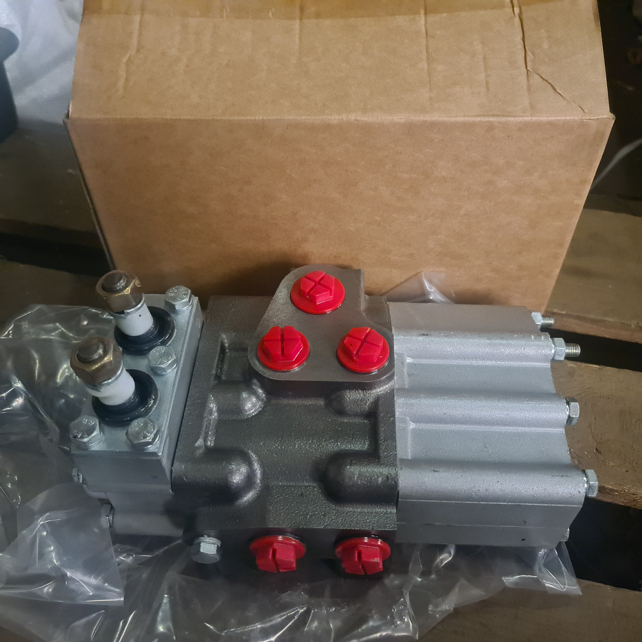 Гідророзподільник Р-80-3/1-22, фото 1