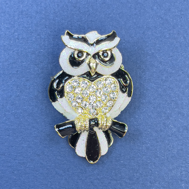 Брошка кулон Сова білі стрази біла та чорна емаль золотистий метал d-26мм+- L-41мм+-, фото 1