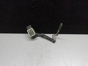 Датчик положення кузова MERCEDES GL-CLASS X164 06-12 M273923 2011 задн. лев. (б/у)