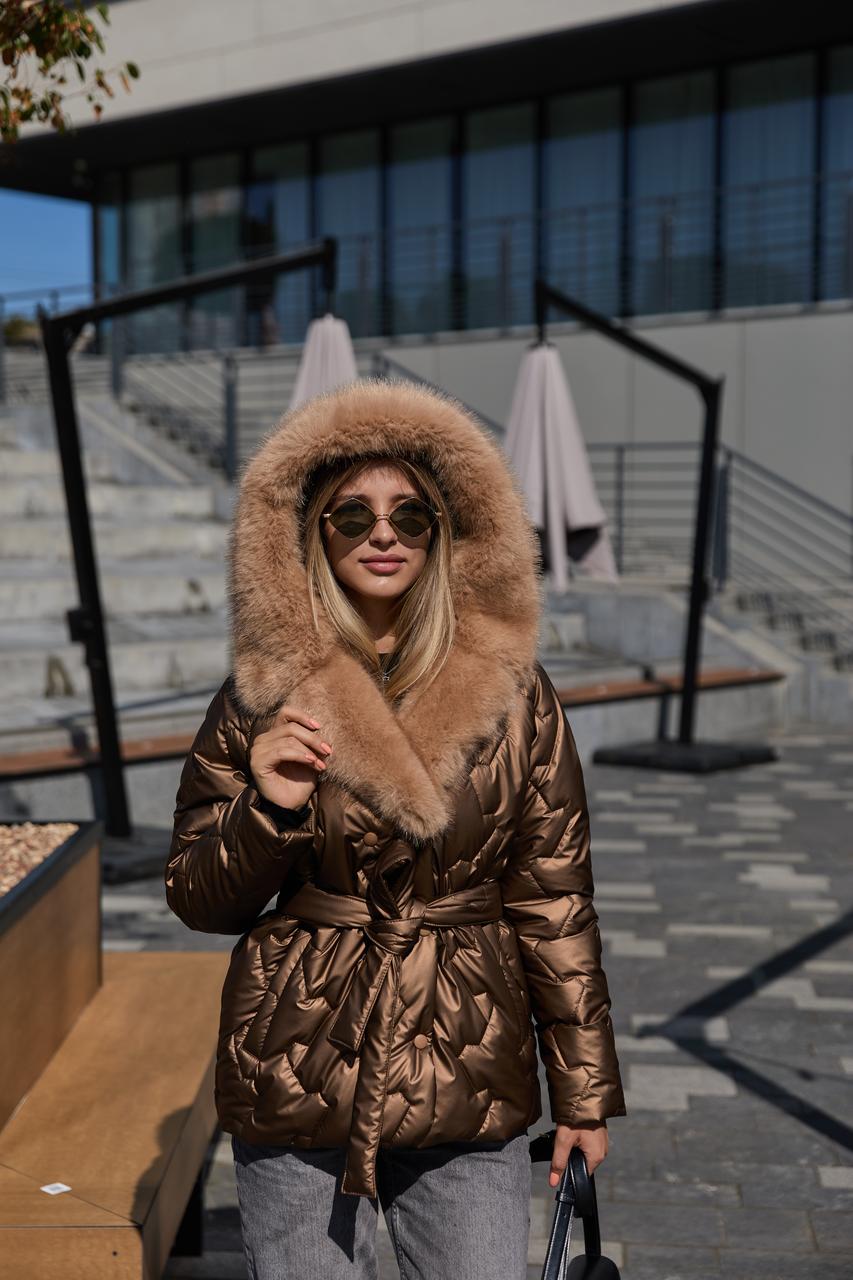 Тепла брендова актуальна актуальна жіноча зимова стьобана куртка з капюшоном і хутром, фото 1