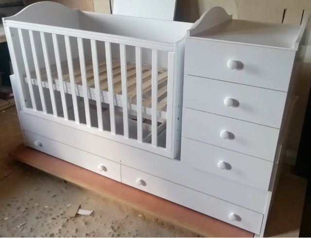 Дитяче ліжечко-трансформер з комодом, ящиками і маятником 3в1 