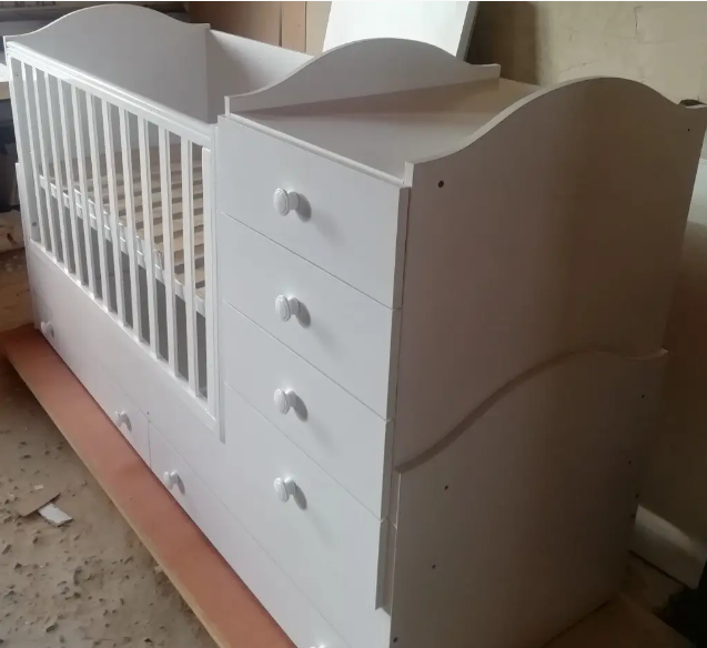 Дитяче ліжечко-трансформер з комодом, ящиками і маятником 3в1 