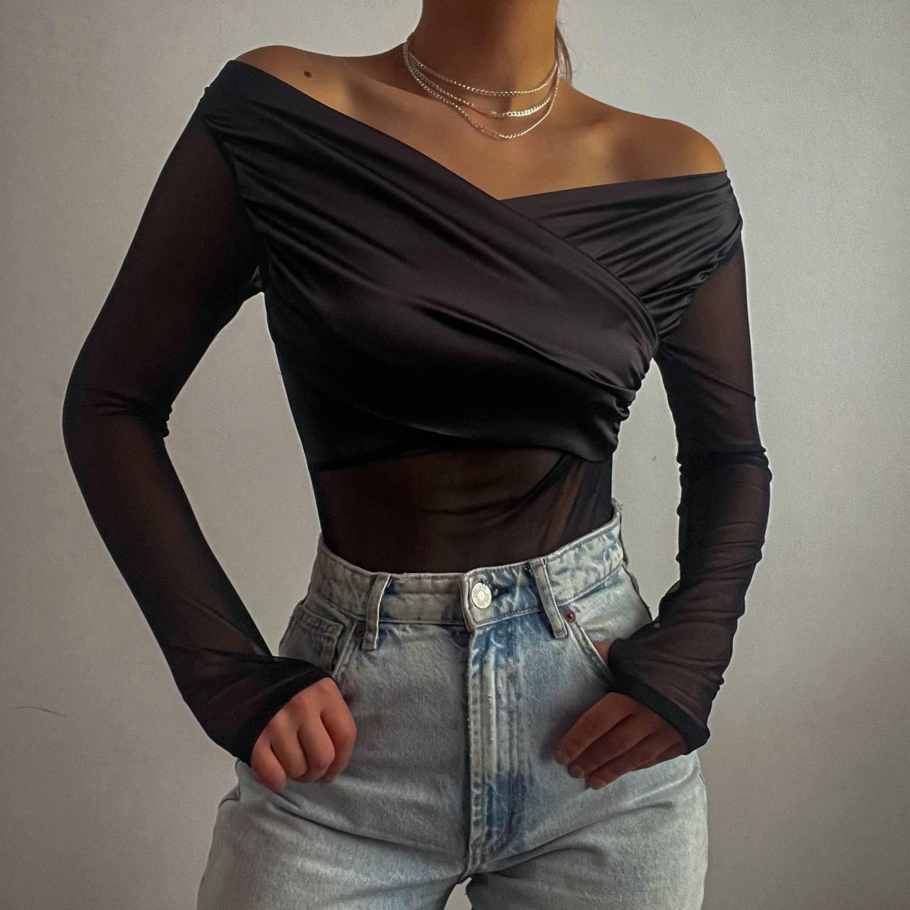 Ефектне боді з жіночним драпіруванням на грудях, фото 1