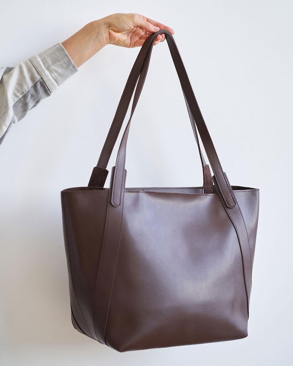 Жіноча сумка Welassie з екошкіри з двома довгими ручками шоколадна «Брітні»