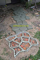 Ждем некоторое время, пока бетон не окрепнет достаточно для того, чтобы извлечь форму 