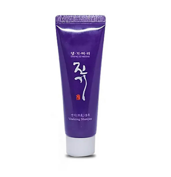 Регенеруючий шампунь Daeng Gi Meo Ri Vitalizing Shampoo 50 мл, фото 1