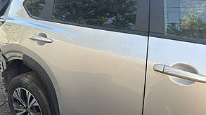 Дверь задняя правая Nissan Rogue T33 2021-2024 год б/у оригинал без дефектов в наличии код цвета К23 серебро