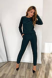 Темно-зелений жіночий костюм: кофта та звужені штани, фото 4