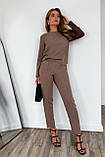 Кавовий жіночий костюм: кофта та звужені штани, фото 5