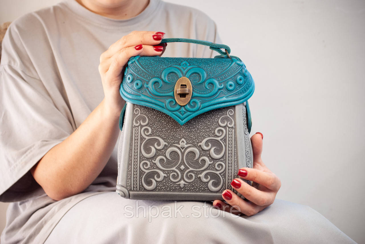 Маленька авторська Сумочка-рюкзак шкіряна сіра з бірюзовим з орнаментом Бохо, фото 1