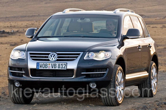 Лобове скло на Volkswagen Touareg 2002-09 г., фото 1