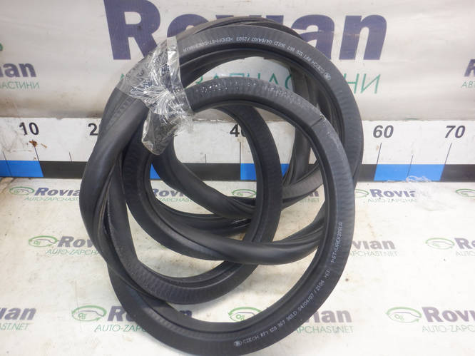 Уплотнитель двери передний (Седан) Skoda OCTAVIA 2 A5 2004-2009 (Шкода ...