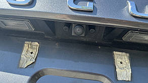 Камера заднего вида nissan rogue t33.2021-2024 год б/у оригинал без дефектов в отличном состоянии в наличии ( полностью рабочая)