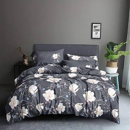 Темна сіра тканина для постільної білизни Полісатин поліестер 220 см з великим принтом білі квіти, у рулоні 60 м, фото 1