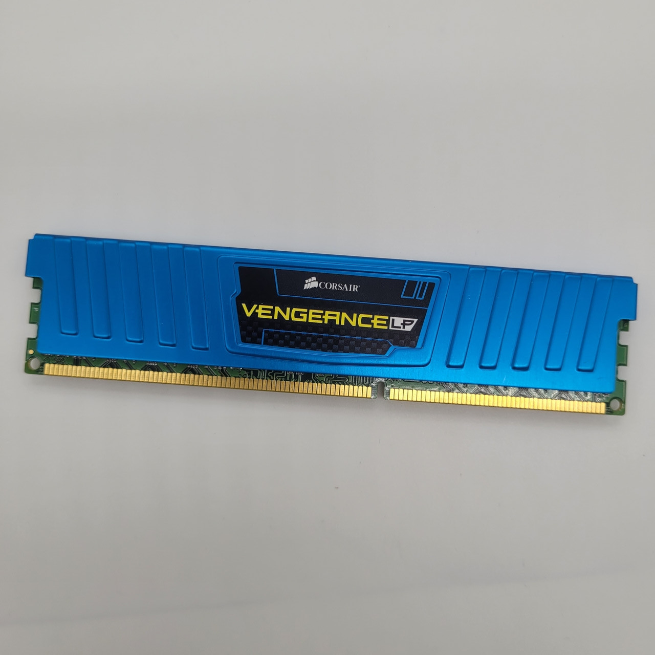 Ігрова оперативна пам'ять Corsair Vengeance DDR3 4Gb 1600MHz PC3-12800U 2R8 CL9 (CML8GX3M2A1600C9B) Б/В