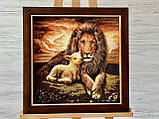 Картина з бурштину " Лев і ягня "40x40 см, фото 2