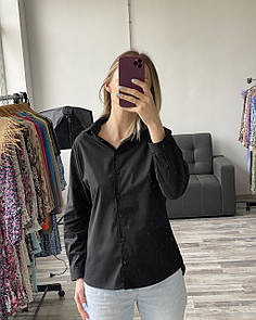 Жіноча чорна сорочка з принтом