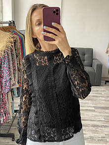 Мереживна чорна жіноча блузка