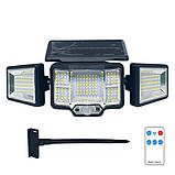 Вуличний потрійний ліхтар із сонячною панеллю JB2188 Solar 136 SMD LED прожектор з датчиком руху та пультом ДУ, фото 3