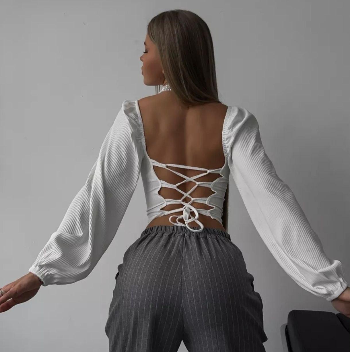 Жіночий топ зі шнурівкою на спині й об'ємними рукавами (р. 42-46) 31043433, фото 1