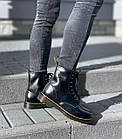 Чорні черевики Dr Martens на шнурівці шкіряні на осінь прошиті жовтою ниткою на низькій підошві, фото 3