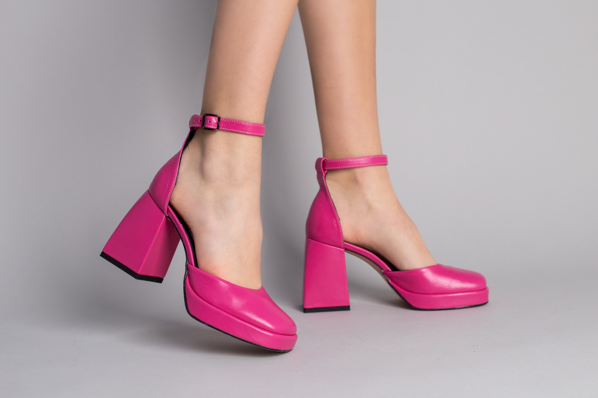 Босоніжки жіночі ShoesBand Рожеві натуральна шкіра 38 (24,5 см) (S89451-1)