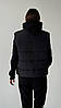 Чорна жіноча жилетка на весну-осінь модна з кишенями жилет із наповнювачем без капюшона зручна молодіжна, фото 7