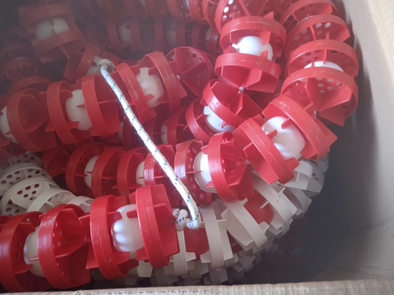 Розмежувальна доріжка PG 25м (червоно-біла), зі шнурком та крючком 148мм PG-14531, фото 1