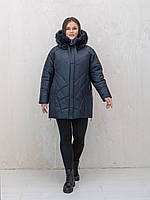 Темно синяя женская теплая куртка больших размеров, пуховик средней длины с мехом на капюшоне