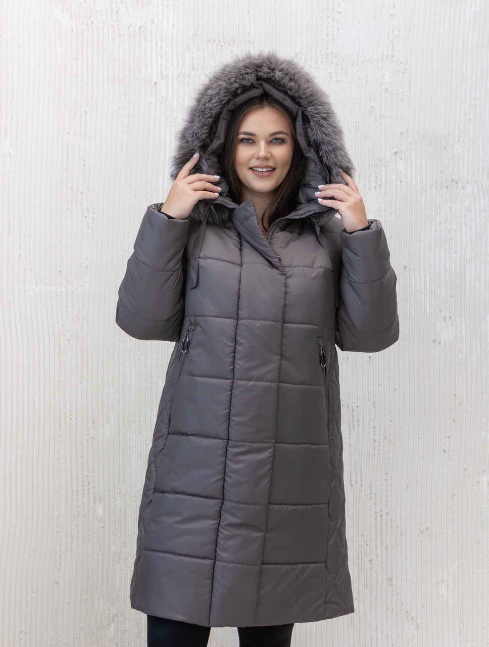 Жіноча сіра зимова тепла куртка пуховик прямого крою з хутром песця, великі розміри, фото 1