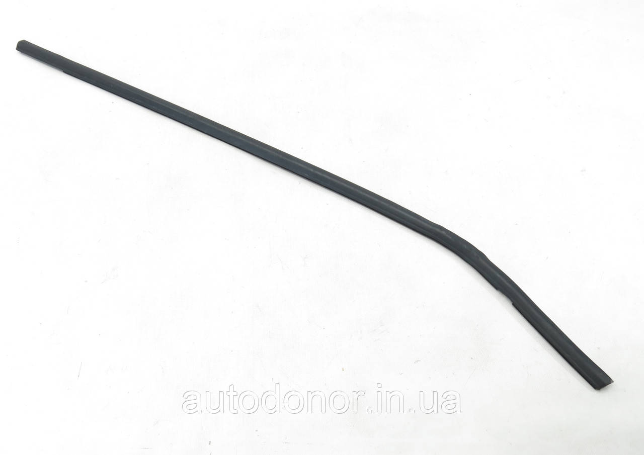 Злизувач бархатка скла двері передньої лівої VW ID4 (20-) 11A-837-479