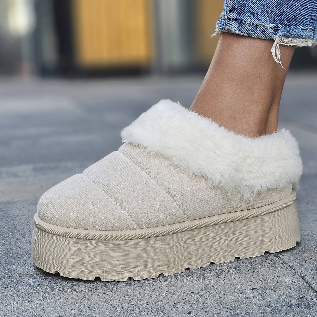 Уггі ультра міні на високій підошві бежеві Жіночі ультракороткі уггі на платформі Угги (Код: 3453), фото 1