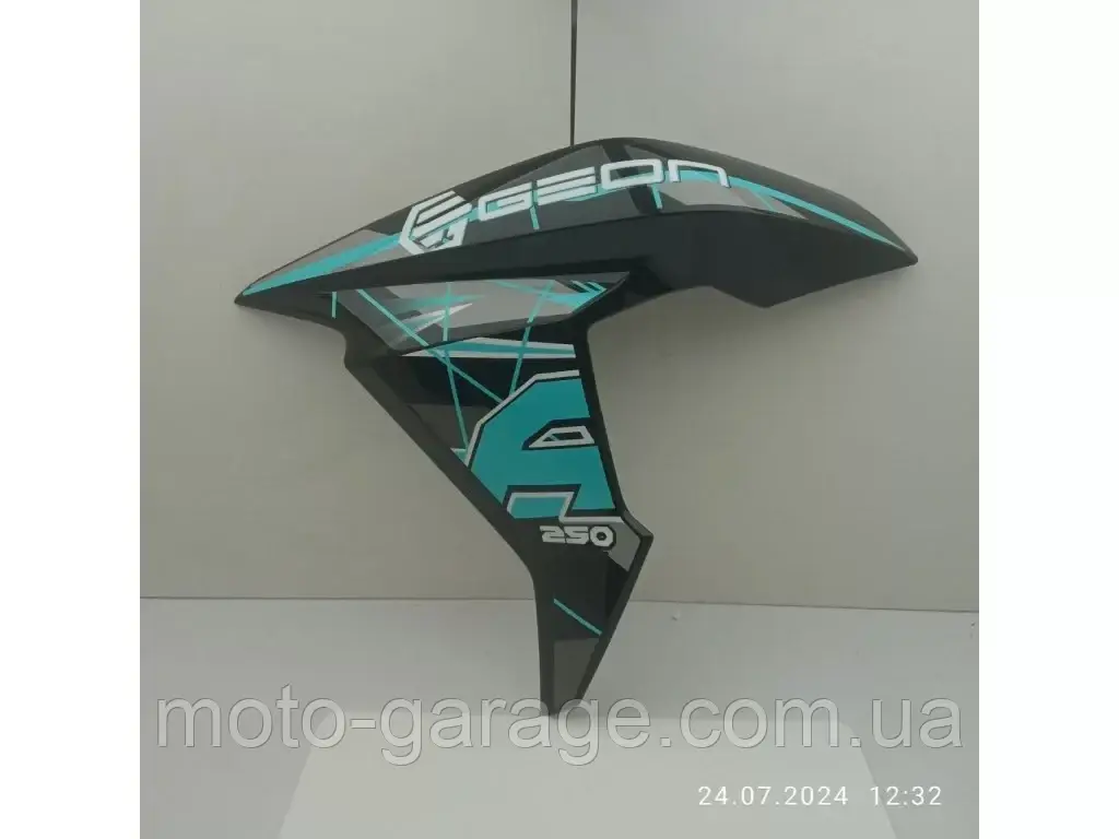 Пластик бака Geon ADX250, Лівий, (чорн. синя наклейка), Geon ADX250,, фото 1