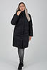 Жіночий чорний теплий зимовий пуховик середньої довжини з капюшоном, фото 6