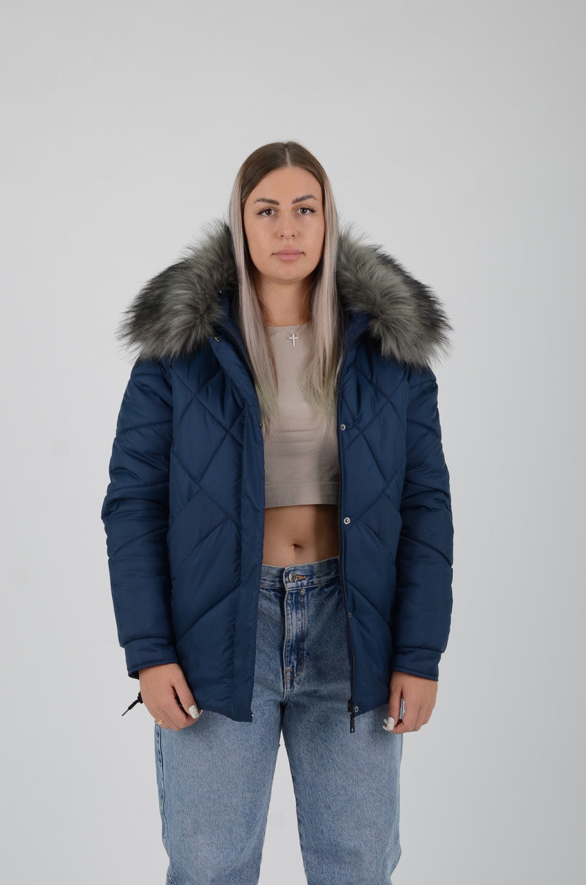 Якісна коротка зимова молодіжна тепла куртка з хутром на капюшоні, фото 1