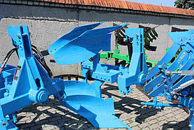 Плуг оборотний навісний SOIL KING 2+2 HRP