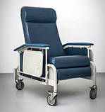 Комфортабельне Мобільний Крісло Winco CareCliner 654 Bariatric Clinical Reclіner Chair, фото 3