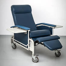 Комфортабельне Мобільний Крісло Winco CareCliner 654 Bariatric Clinical Reclіner Chair