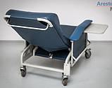 Комфортабельне Мобільний Крісло Winco CareCliner 654 Bariatric Clinical Reclіner Chair, фото 5