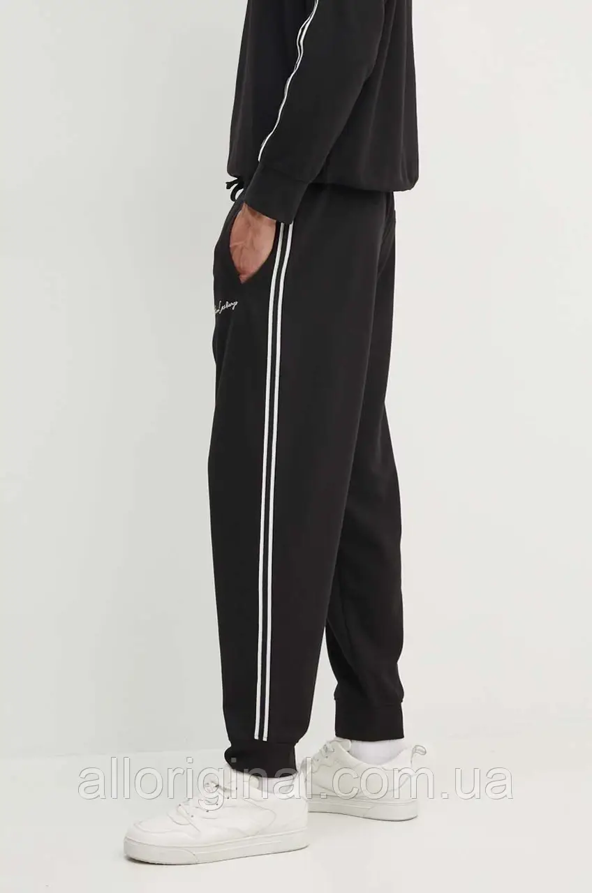 Urbanshop com ua Спортивні штани Armani Exchange колір чорний з аплікацією 8NZPSG Z9N1Z РОЗМІРИ ЗАПИТУЙТЕ