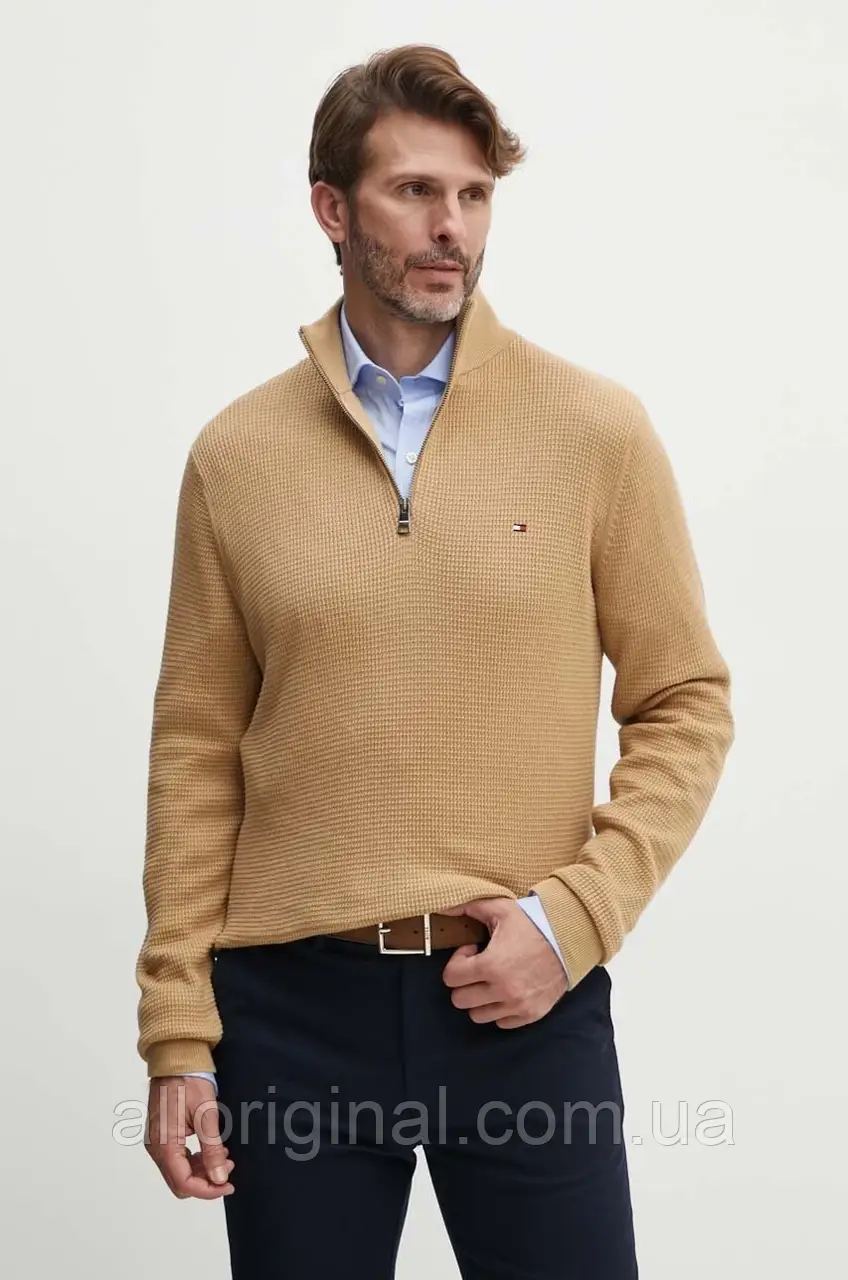 AllOriginal com ua Бавовняний светр Tommy Hilfiger колір бежевий легкий півгольф MW0MW35471 РОЗМІРИ ЗАПИТУЙТЕ