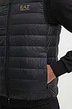 AllOriginal com ua Пухова безрукавка EA7 Emporio Armani чоловіча колір чорний перехідна PNGPZ.8NPQ06 РОЗМІРИ, фото 6