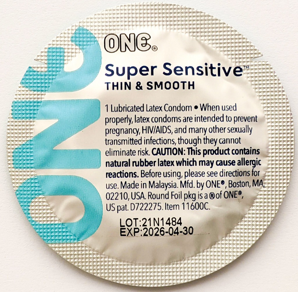 Набір гладких ультратонких презервативів ONE Super Sensitive 100 шт