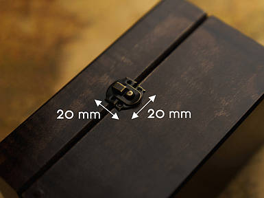 Застібка для коробочок. Стара латунь. 20х20мм