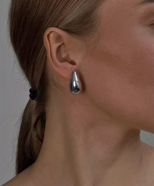 Сережки краплі сріблясті пусети 2,5 см Fashion Jewelry