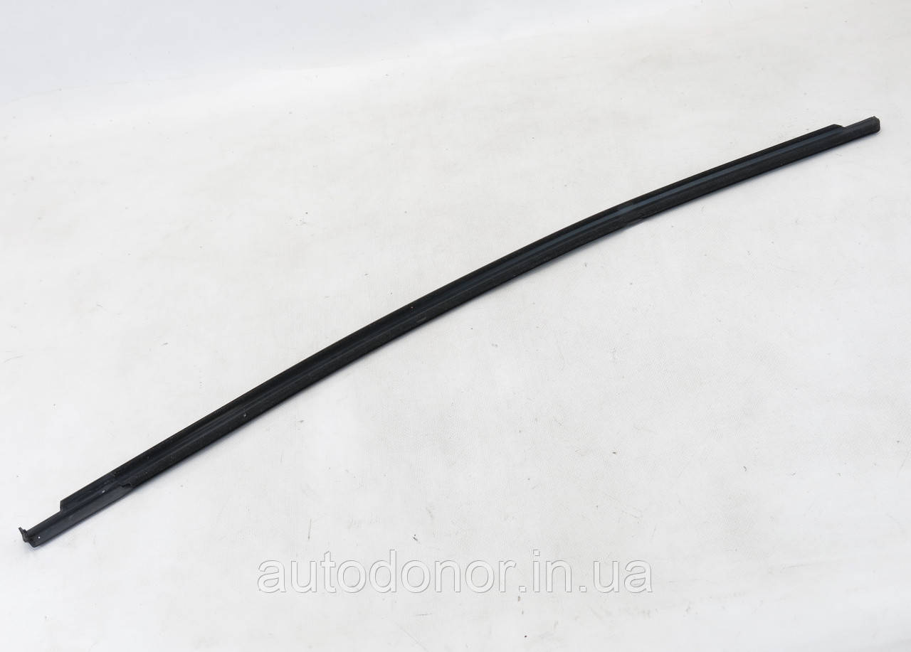 Злизувач бархатка скла двері задньої правої VW ID4 (20-) 11K-839-478-5AP