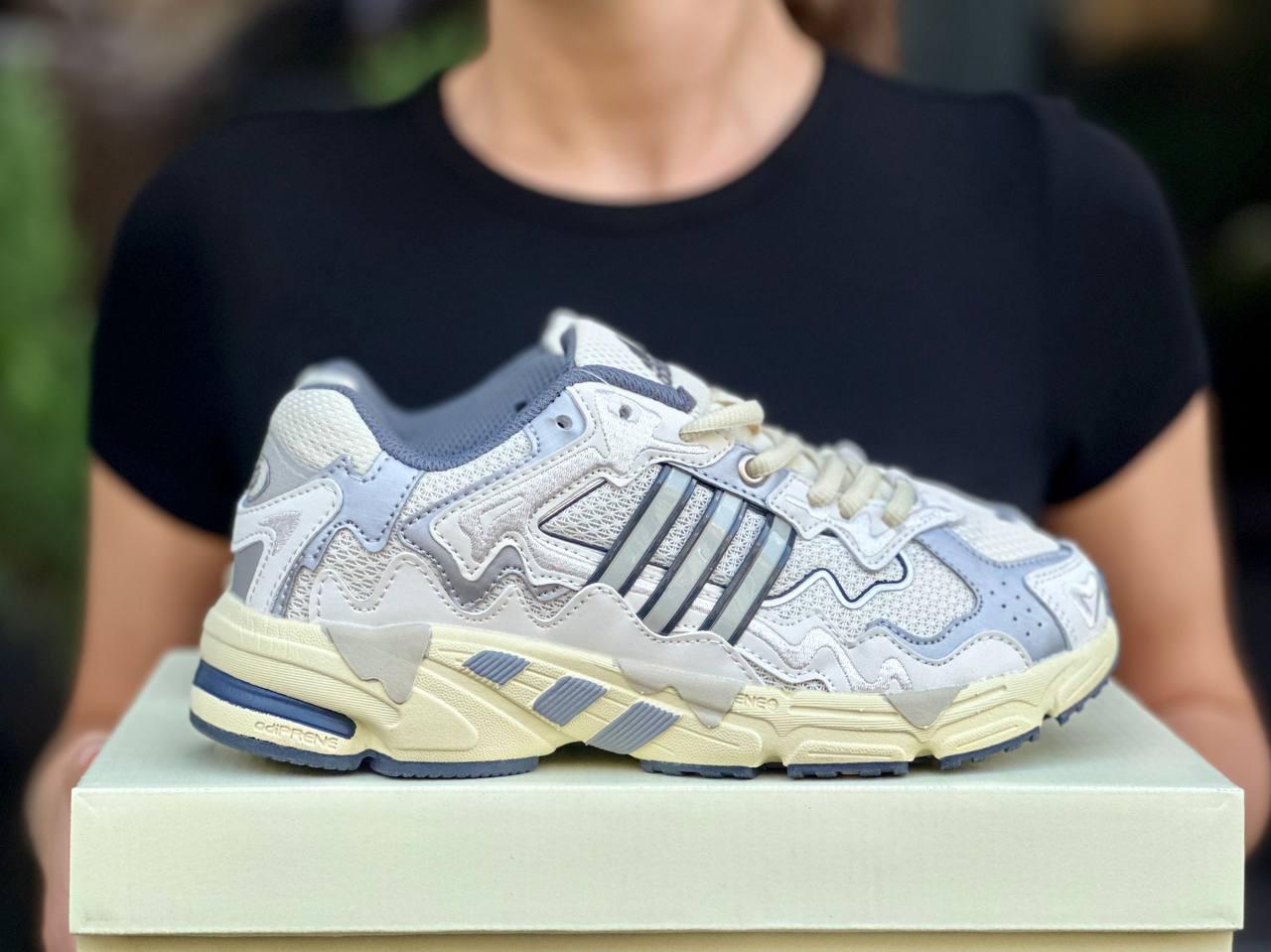 Чоловічі кросівки Adidas Bad Bunny Response White Silver (Білі з сірим) Адідас Бед Банні текстиль сітка шкіра демісезон